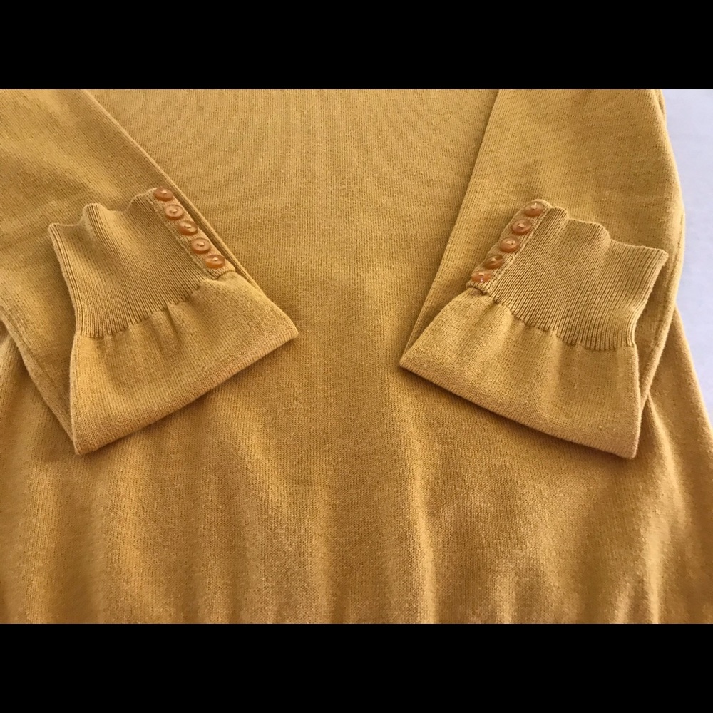 Sweater - Picture 3 of 3